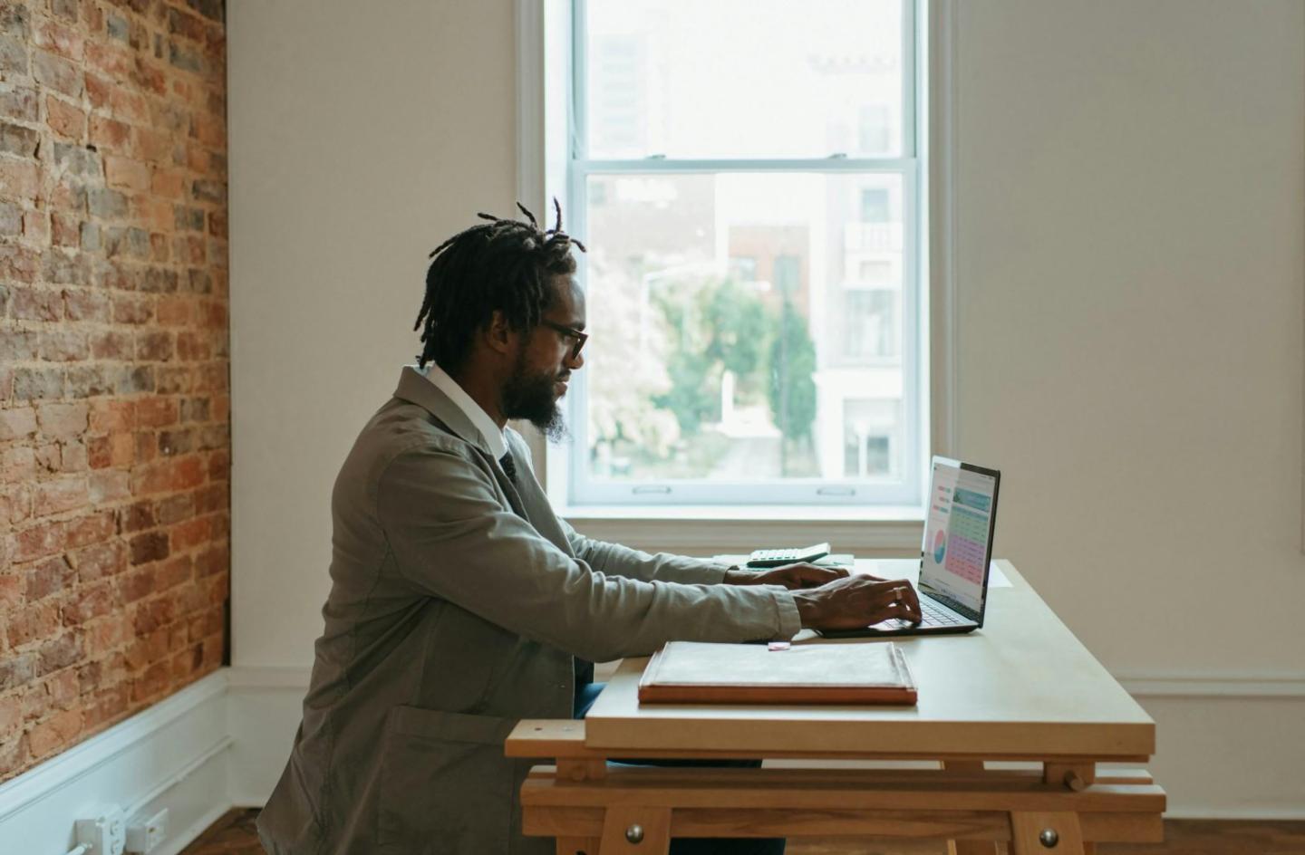 Collaborative budget review session with personalized financial analysis